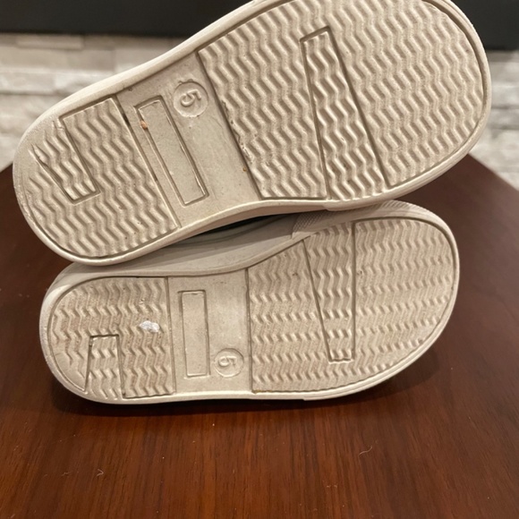 Toddler shoes - Picture 2 of 3